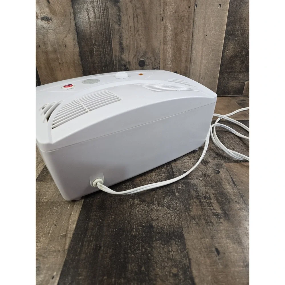 Kenmore Air Cleaner Ionizer Model 83240 White Tabletop Air Purifier 120V 0.90A